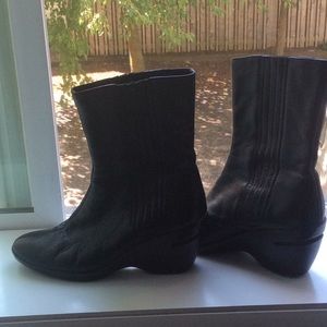 Cole Haan used boots 38.5B